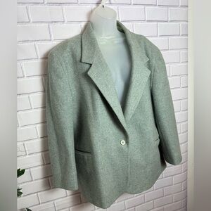 L.L. Bean Women's Light Green wool baggy  Blazer/size 18P